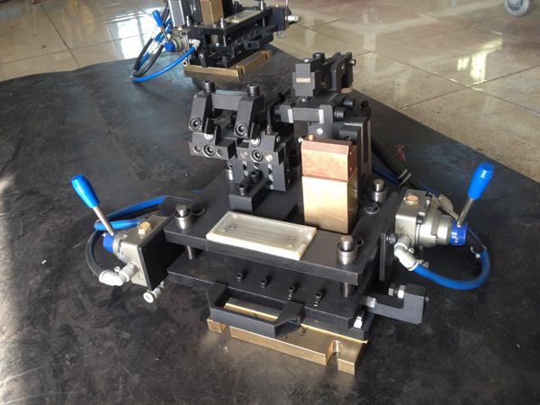 安嘉中頻逆變式凸焊機(jī)奇昊汽車(chē)系統(tǒng)現(xiàn)場(chǎng)案例